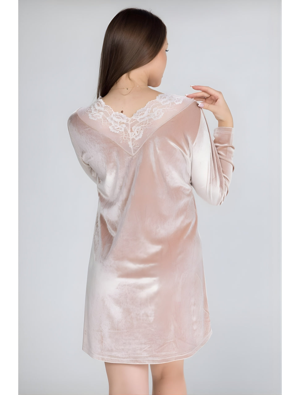Velvet short nightgown with lace | قميص نوم قطيفة قصير بدانتيل