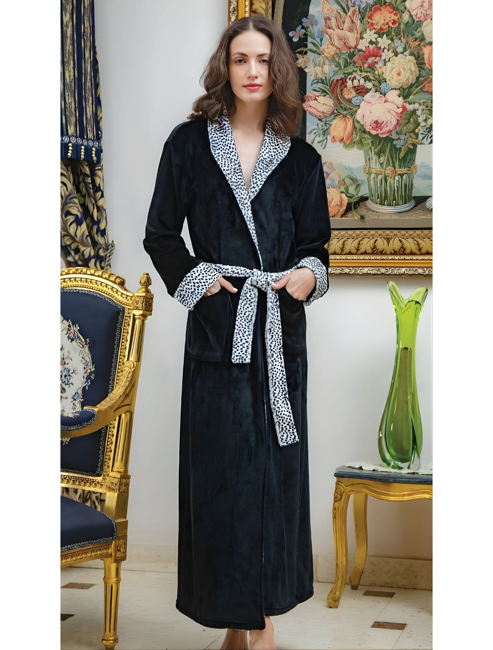 Black velour robe with leopard trim | روب قطيفة أسود بلمسات ليوبارد