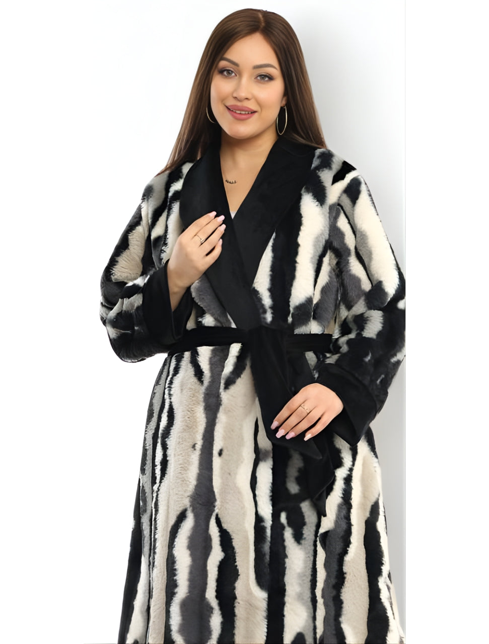 Short soft winter robe - black & white| روب شتوي قصير ناعم - أبيض و أسود