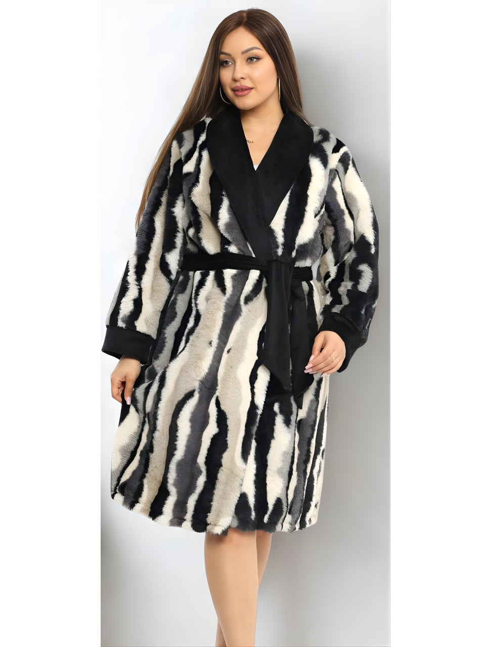 Short soft winter robe - black & white| روب شتوي قصير ناعم - أبيض و أسود