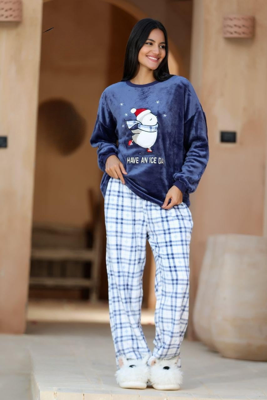 Navy blue velvet pajama | بيجامة قطيفة شتوي بنطلون كاروهات