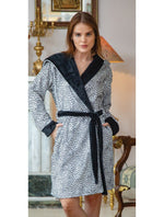 Short velvet robe.