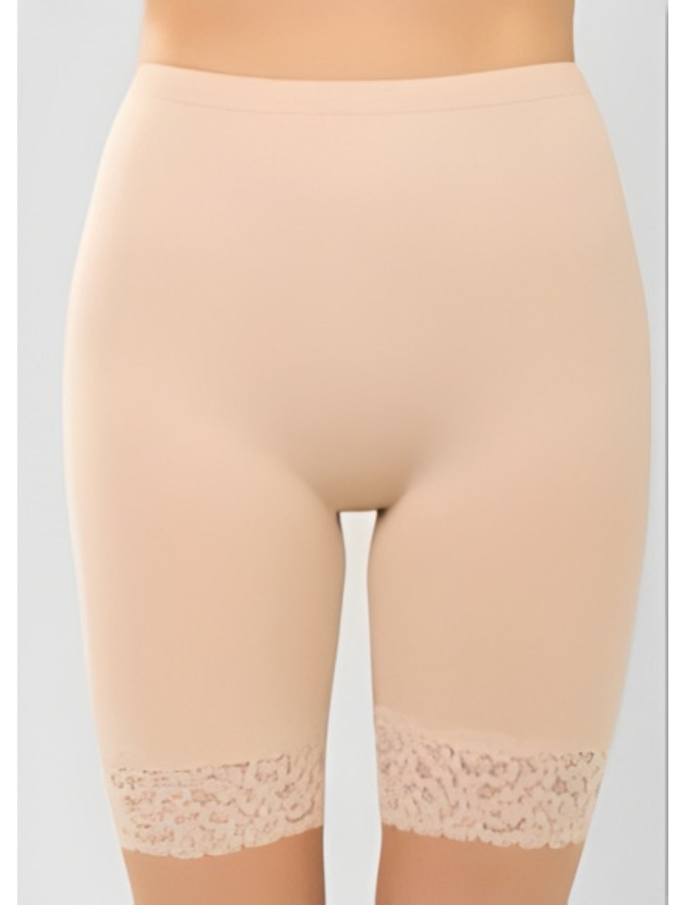 Cotton short with lace .