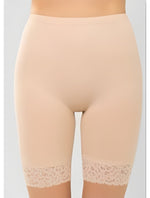 Cotton short with lace .