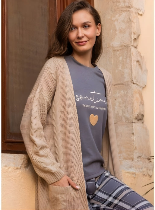Checked 3-pieces pajama with tricot cardigan | بيجامة ٣ قطع كاروهات بتريكو